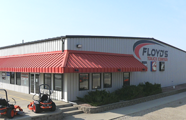 Floyd’s Truck Center – Truck dealer in Fort Pierre SD