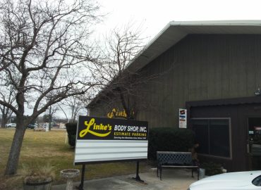 Linke’s Body Shop – Auto body shop in Manistee MI