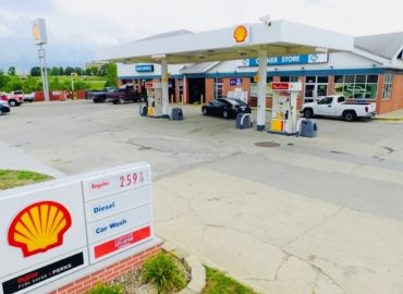 Valley West Corner Store – Auto repair shop in West Des Moines IA